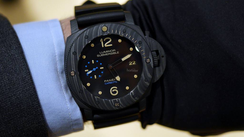 Panerai-Luminor-Submersible-1950-Carbotech-3-days-Automatic-47mm-PAM00616-due