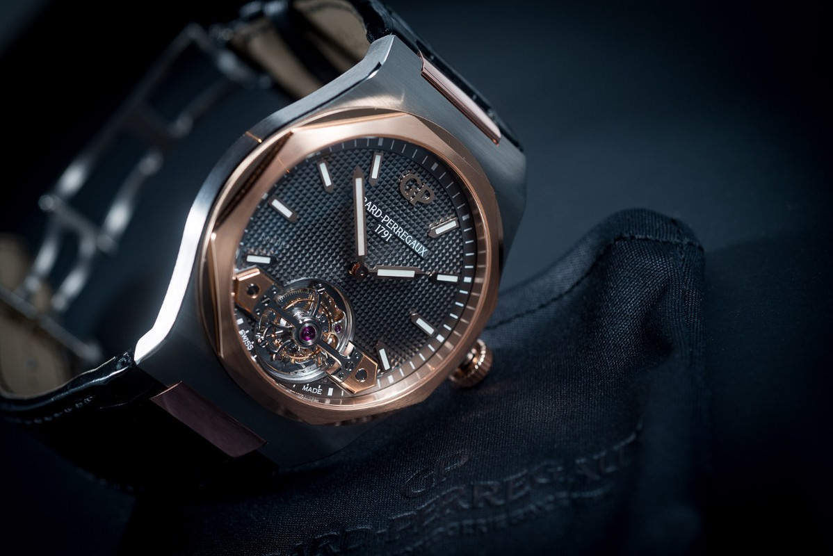The Girard-Perregaux Laureato Tourbillon watch hands-on