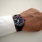 Omega_Seamaster_Planet_Ocean_Deep_Black_Red_3.JPG