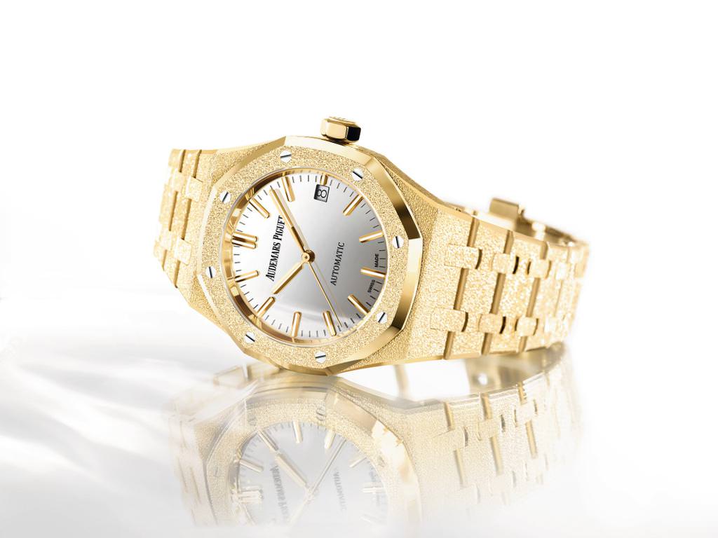 audemars-piguet-royal-oak-frosted-gold