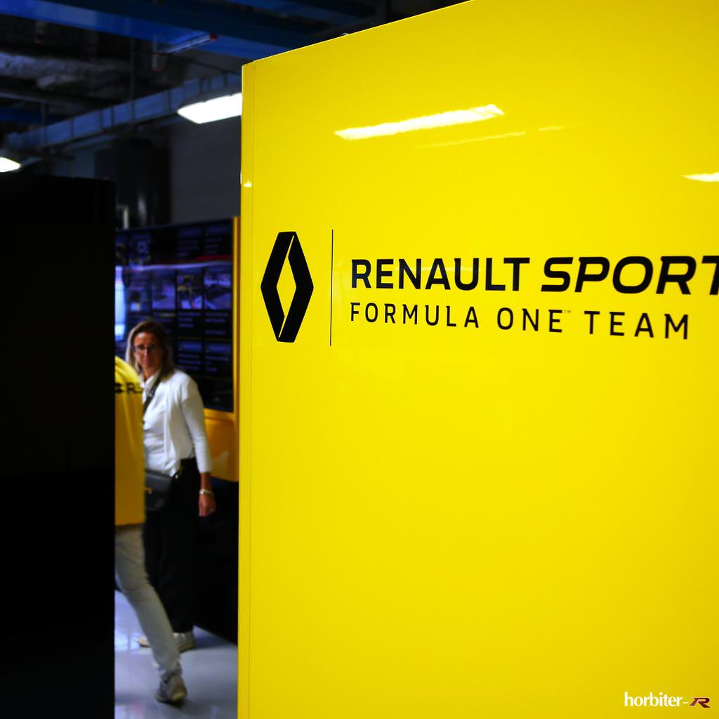 renault-formula-one-garage-monza