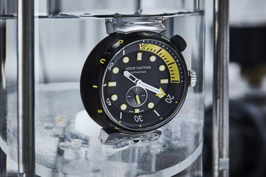 Louis Vuitton Automatic watch QA121 Tambour Street Diver Skyline