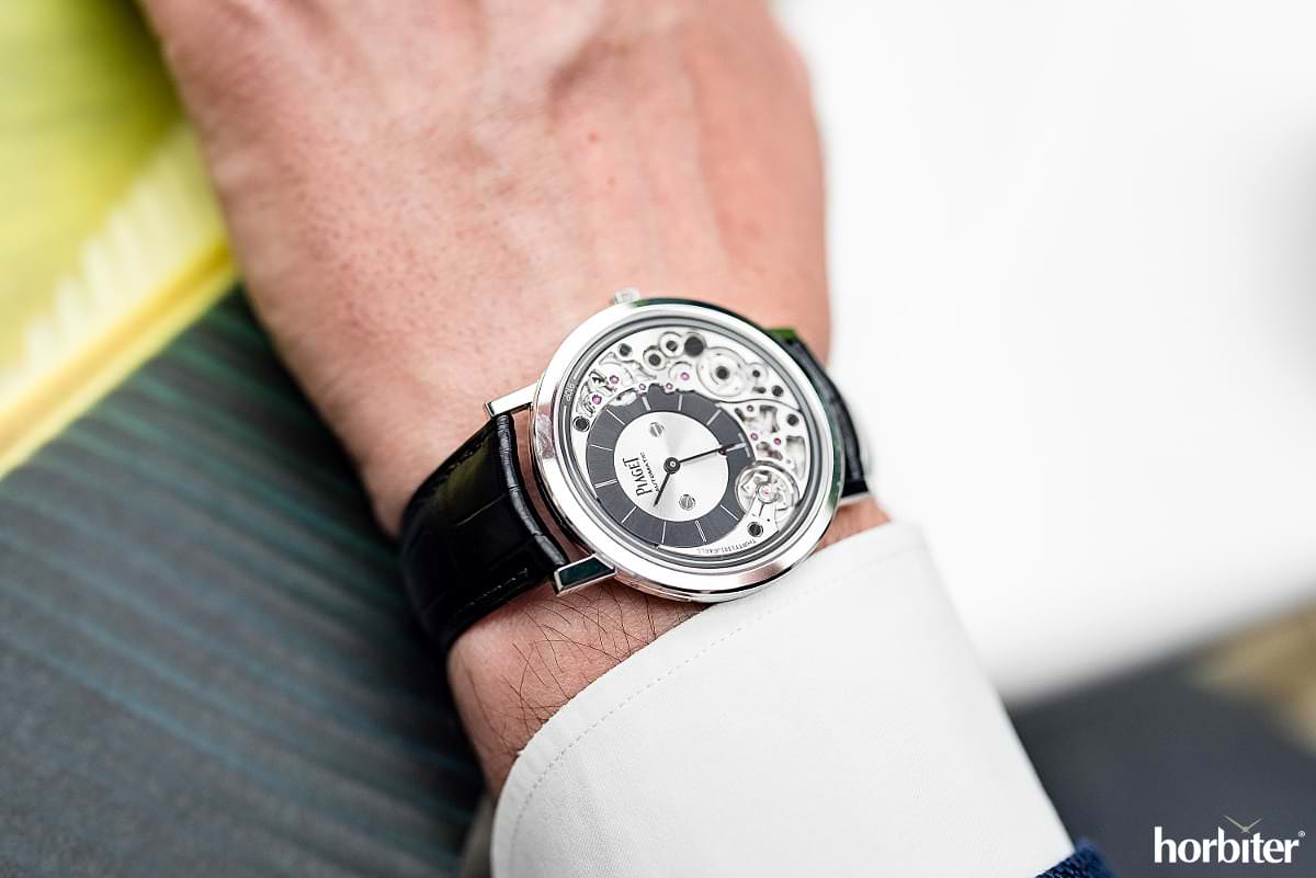 The Piaget Altiplano Ultimate Automatic 910P watch hands on