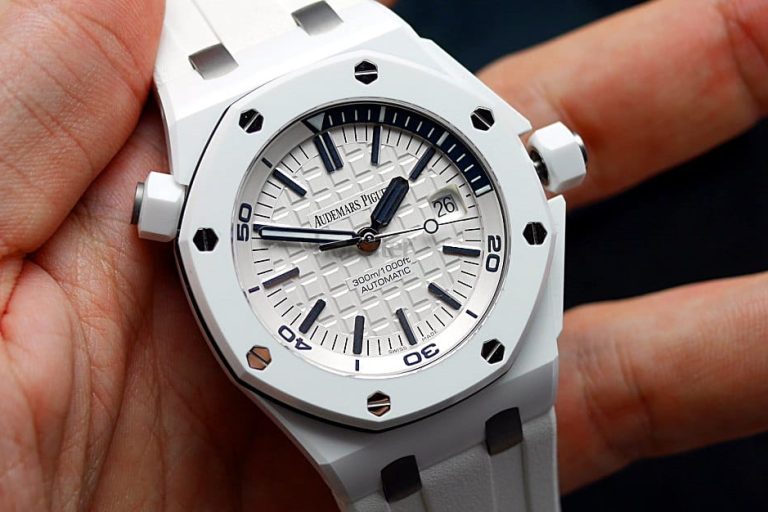 The Audemars Piguet Royal Oak Offshore Diver 42mm White watch hands-on