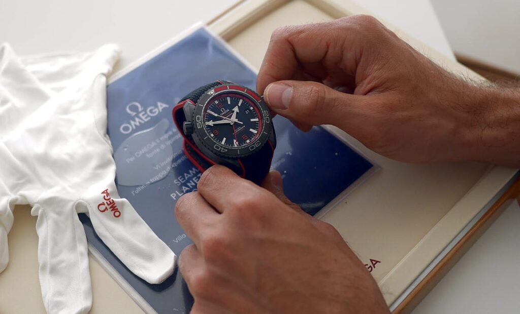 Omega Seamaster Planet Ocean Deep Black – The Dark Side of the Planet Ocean
