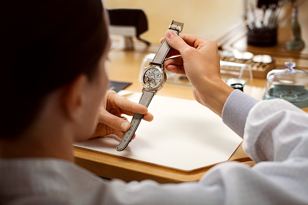 a-lange-soehne-zeitwerk-honeygold-lumen-4