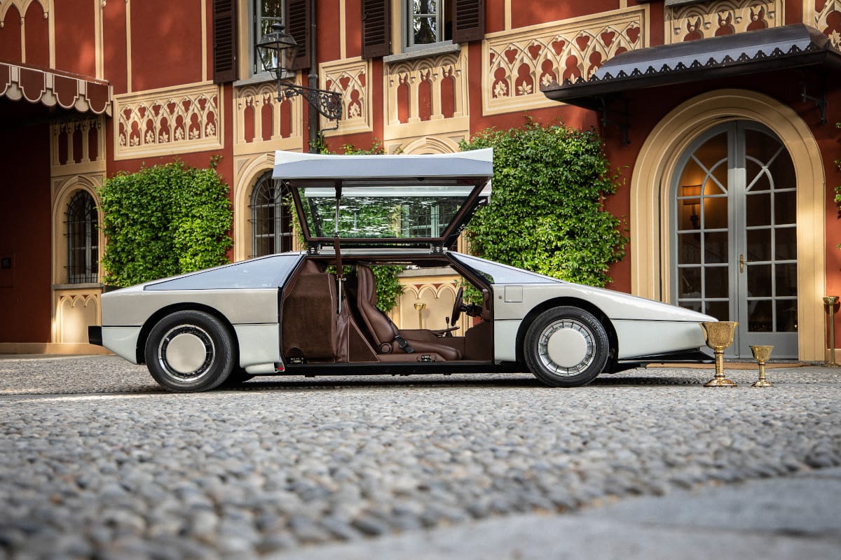 aston martin bulldog