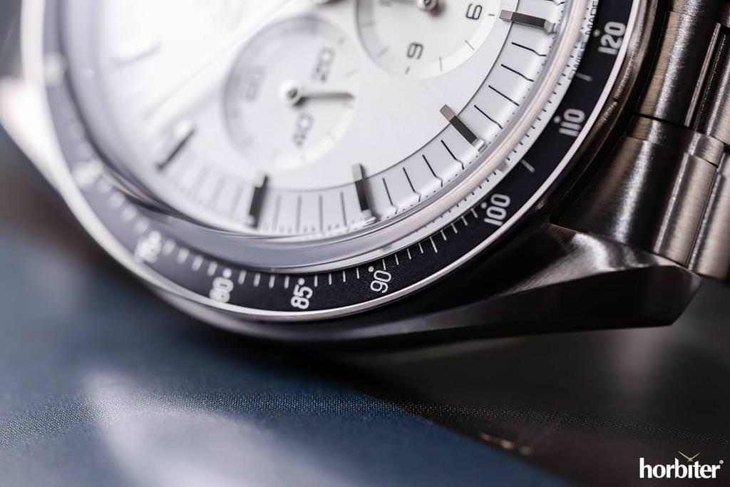 Omega Speedmaster Moonwatch Master Chronometer 3