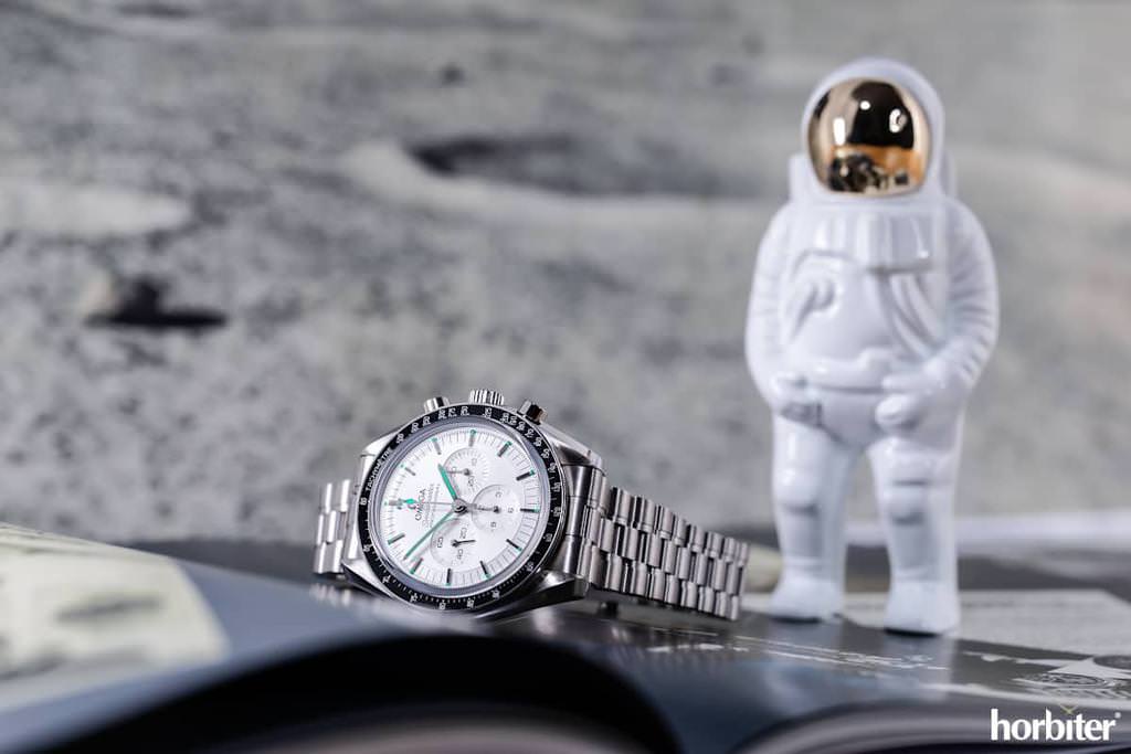 Omega Speedmaster Moonwatch Master Chronometer 4