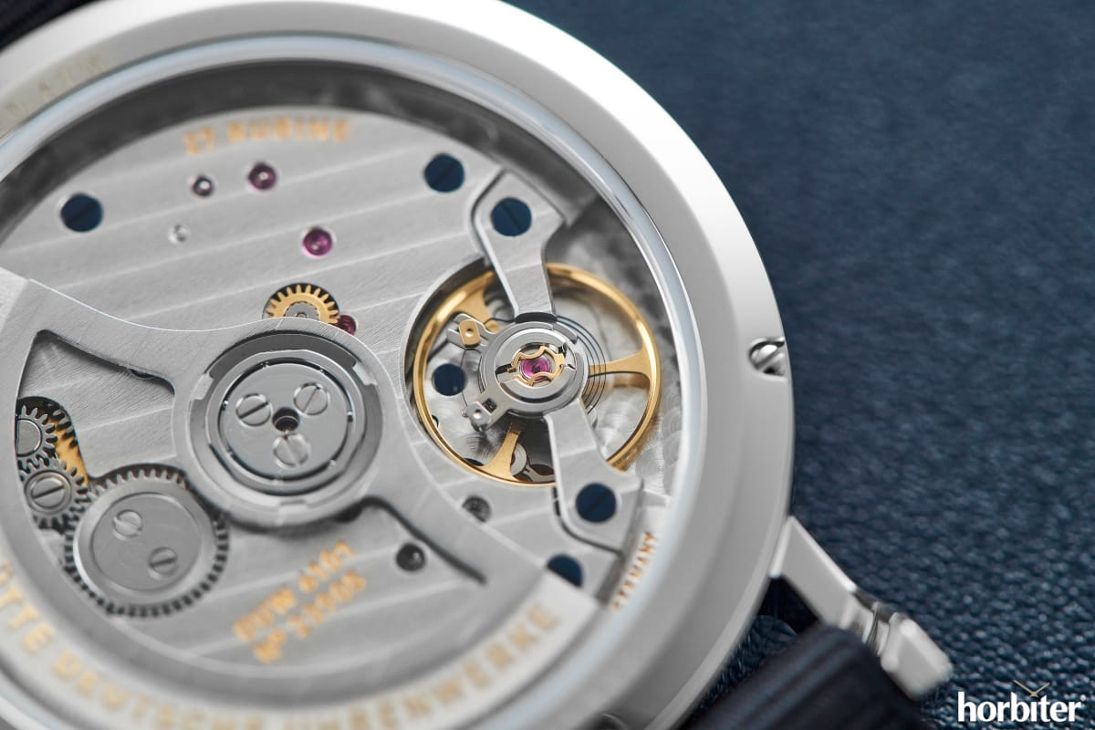 Nomos Glashütte Ahoi neomatik 38 Datario Cielo e Sabbia 4