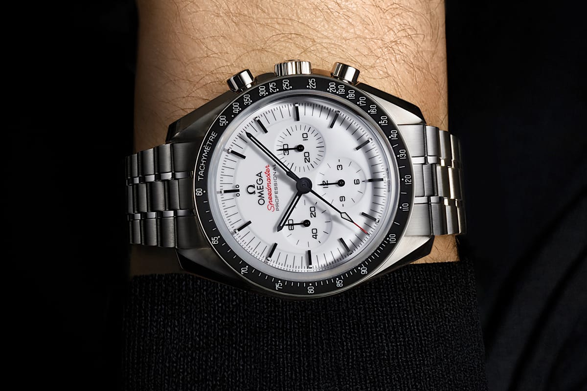 omega speedmaster moonwatch bianco laccato 4