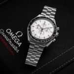 omega moonwatch quadrante laccato bianco 10