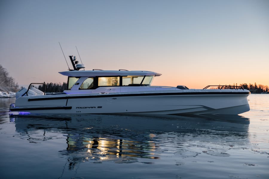 Axopar 38 XC Cross Cabin 1