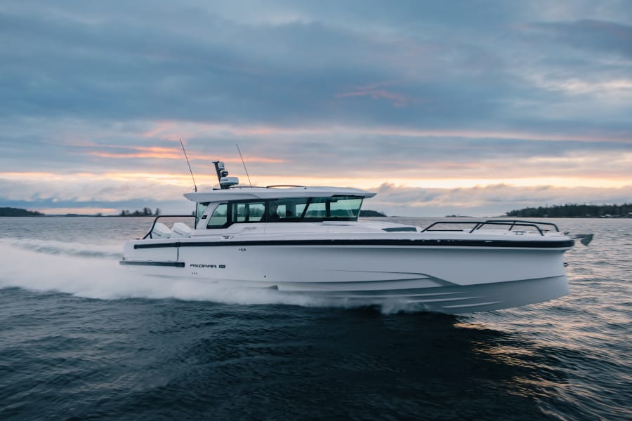 Axopar 38 XC Cross Cabin 2