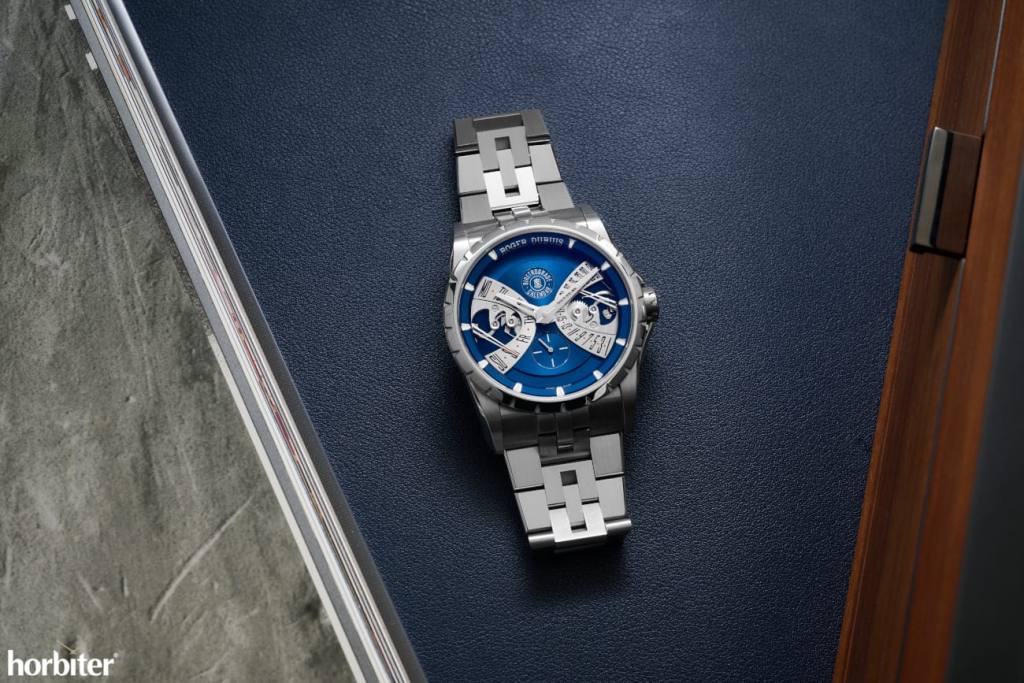 Roger Dubuis Excalibur Biretrograde Calendar è un day-date unico