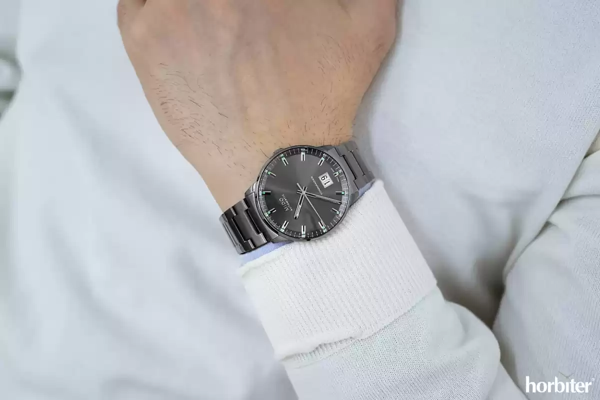 The Mido Commander Big Date Anthracite PVD watch hands-on